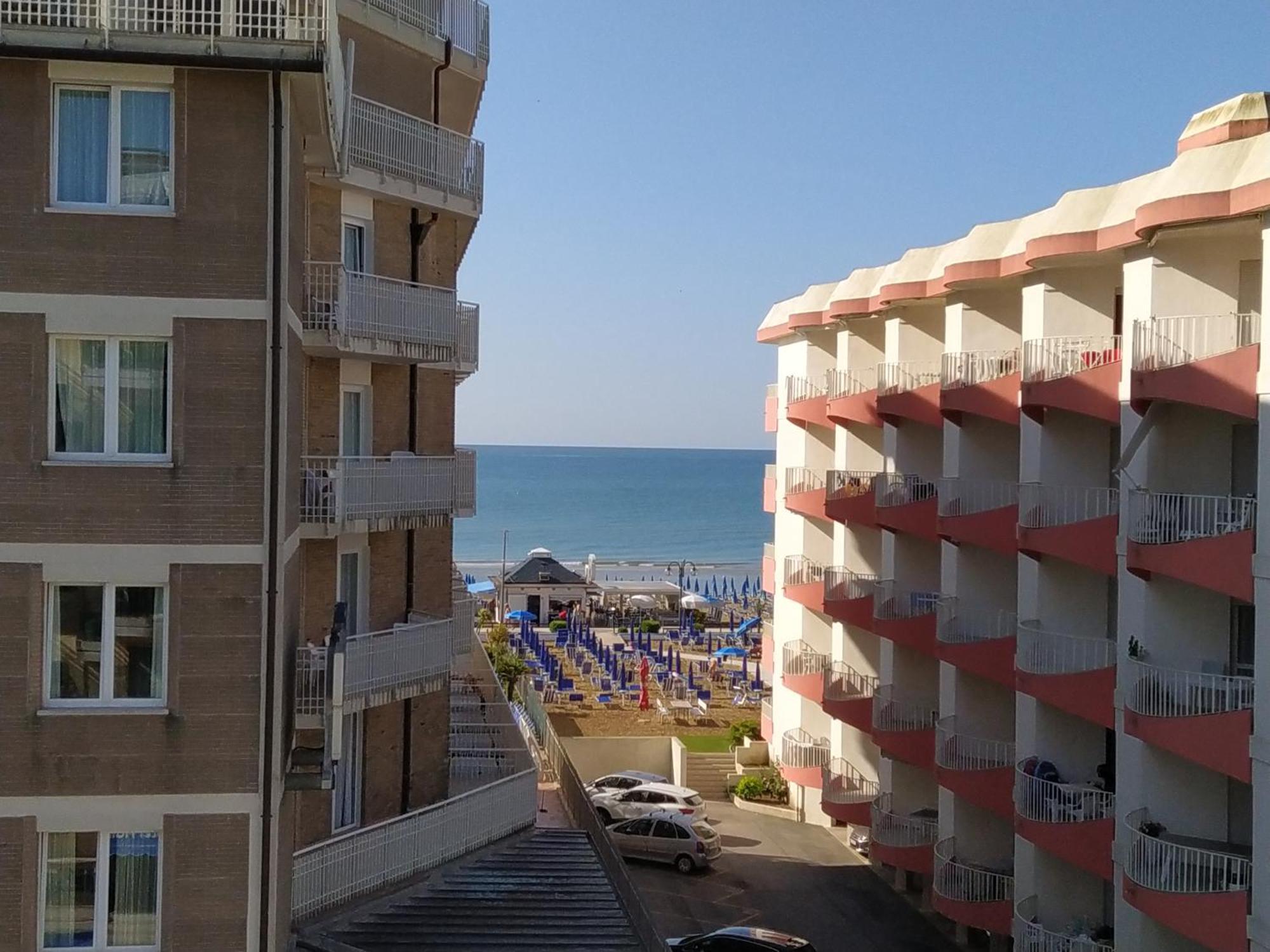 Hotel Halifax Lido di Jesolo Zewnętrze zdjęcie